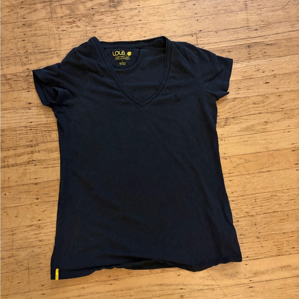 Lole effortless v neck 100% organic cotton tee